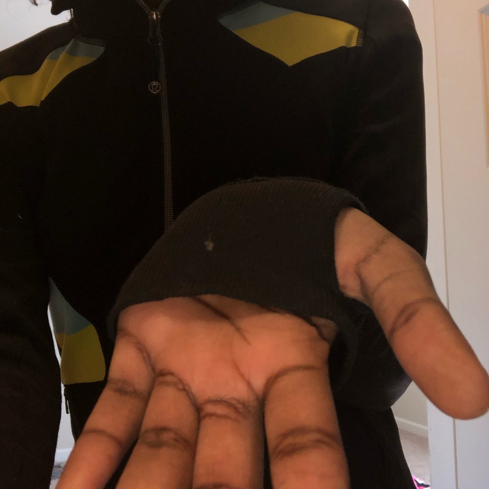 lululemon jacket - Picture 3 of 8